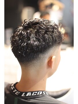 キングスマントーキョー 立川店(KINGSMAN TOKYO) フェードパーマ