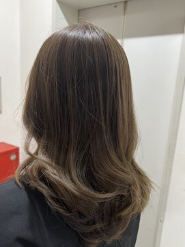 ネウィ 池袋(newi) オリーブベージュ