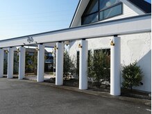 クレオ 伊勢崎(CReO)の雰囲気（白い建物が目印！自然が溢れ温かみのある店舗です【伊勢崎】）