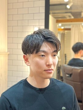 ジェントル(GENTLE) 自然な毛流れで魅せるセンターパートショート