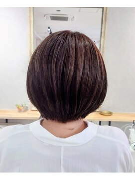 ラッキーヘア 加古川(Lucky Hair) 白髪ぼかしハイライト×ボブ【イシマル】