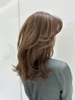 ヴァイス 新宿店(VAICE)&nbsp;オシャレマダム！サイドレイヤーの白髪ぼかしハイライト仕上げ