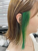 ホワイトストーン WHITE STONE&nbsp;熊本イヤリングカラー原色グリーン20代30代ヘアスタイル