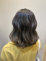 ベル(bell.)&nbsp;地毛 × ハイライト