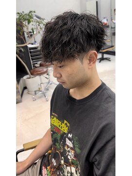 ネオン(NEON) Vマッシュ×ツイストスパイラルパーマ