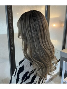 グロウ 丸の内(GLOW) シャドウルーツ