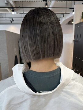 メリー オオサカ(Merly Osaka) smoky gray balayage