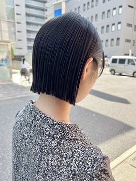 オーガニック アトリエ 大宮(organic+atelier) 20代30代40代前下がりストレート小顔補正立体カット