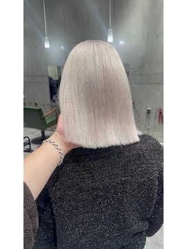 モニカ(MONIQA) ホワイトベージュ