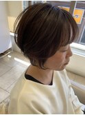 前髪あり耳掛け丸みくびれショートボブ20代30代40代50代