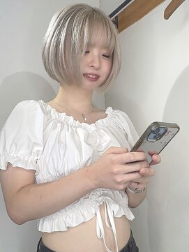 ブレイズヘアー(BLAZEhair) 【透明感強め】ホワイトミルクティグレージュ×ブリーチ３回