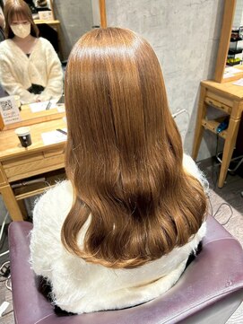 アフィナー(Afinar) 【横浜/横浜駅】柔らか質感の艶ブラウンゆる巻き