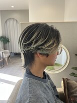 ルーチェ(Luce) 前下がりセンターパートマッシュウルフ