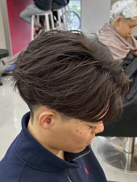 ダズル ヘア ラッシュ(DAZZLE hair RUSH) 八事毛流れセンターパートニュアンスパーマフェザーパーマ緩め