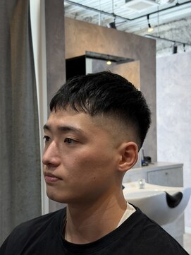 メグロバーバーショップロッポンギ 目黒六(MEGURO BARBER SHOP 6PPONGI) クロップフェード/フレンチクロップ