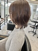 カミハコ(kamihako)&nbsp;大人に似合うレイヤーロブスタイル。