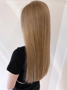 アイティーバイアルバム 下北沢店(IT by ALBUM) ツヤ感ハイベージュロング_アースカラーくびれヘア_ba362082