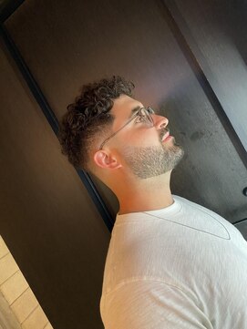 フランクスバーバー アンド ビアークラブ(FRANK'S BARBER and BEER CLUB) ミディアムスキンフェード