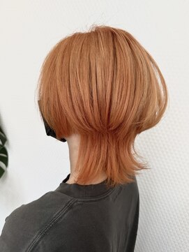 バンガロウ イー ヘア(Bungalow e hair) ウルフカット/アプリコットオレンジ