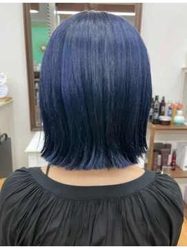 シャルティア(SHALLTIA) ハイトーン/寒色系カラー/ネイビーブルー/切りっぱなしボブ