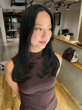 アカラ(acala) レイヤーカット【イルミナカラー/髪質改善/縮毛矯正】