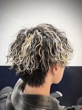 リバティシェアバーバー 銀座(LIBERTY SHARE BARBER) 2026年も大流行の波巻スパイラル