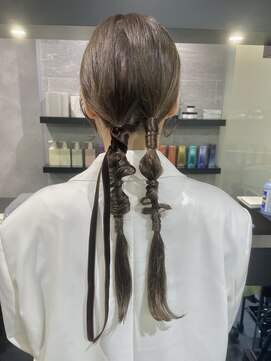 ケンジ 横浜(KENJE) ツインアレンジ/ベロアリボン/ウェディングヘア/結婚式