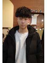 エディ(Edy)&nbsp;マッシュツイストスパイラルパーマツイスパケアパーマ眉毛カット