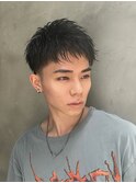 黒髪束感ダウンバングショート