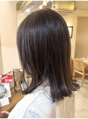 暗くても透ける透明感ラベンダーグレージュ外ハネミディアム