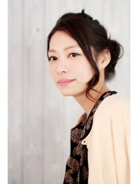 アルベロ(albero) ダブル編み込みゆるゆるダウンスタイルUP