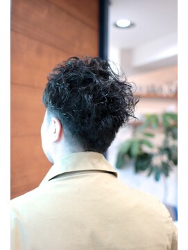 スタジオ 渋谷 原宿(Stujio) シルエット抜.群のツーブロカールショート☆