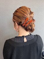 クララデアンシュシュ(Kurara de UN CHOU CHOU) ラフにまとめ髪アレンジ