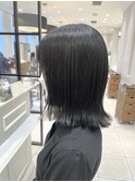 ぱつっとボブスタイル
