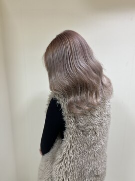 カリーナ(CARINA) ハイトーンカラー/ミルクティーグレージュ