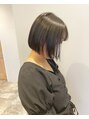 アース コアフュールボーテ 伊勢崎(EARTH coiffure beaute) 王道切りっぱなしボブ　内側を耳掛けすることで、毛先を軽く◎