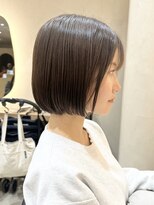 ヒビヲ(HIBIO)&nbsp;切りっぱなしボブ ショートヘア くすみカラー  30代 40代 横浜駅