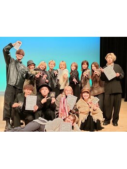 【2023年クリエイティブカット受賞】実力派スタイリストの施術を服部天神で☆何でも相談しやすい雰囲気が◎