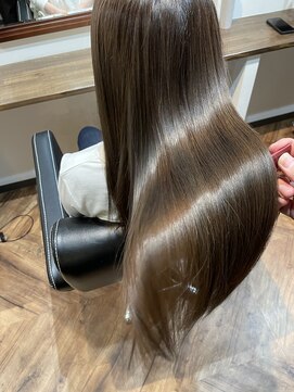 オルブライト(Albright) 艶々低ダメージカラー!