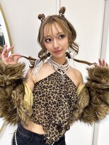 モナバイルーブル(MONA by Louvre)&nbsp;【MONA】ツインお団子/編みおろし/ミルクティーブロンド