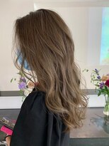 マスカリ(muscali)&nbsp;#イメチェン#美髪#丸型#ホワイトグレージュ#原宿表参道