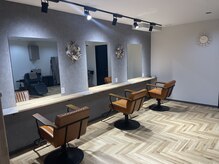 オシャレなインテリアの空間で、トレンドスタイルを提案致します