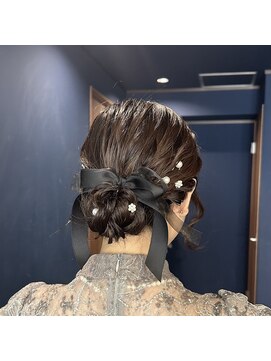 メラク(Merak) 【ヘアアレンジ】ゆるふわシニヨン