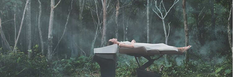 エムプラス(m+)のサロンヘッダー