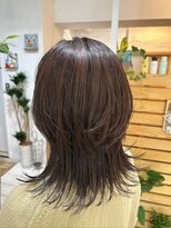 コンフィープラス(comfy plus)&nbsp;艶カラーオリーブベージュブラウン×似合わせカット大人ウルフ