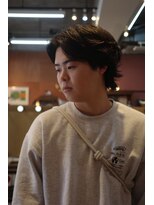 エディ(Edy)&nbsp;センターパートニュアンスパーマウルフカット韓国ヘア眉毛カット