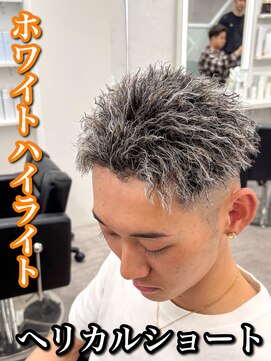 ルースト 心斎橋店(ROOST) 刈り上げセンターパート/波巻きツイストスパイラル/大阪