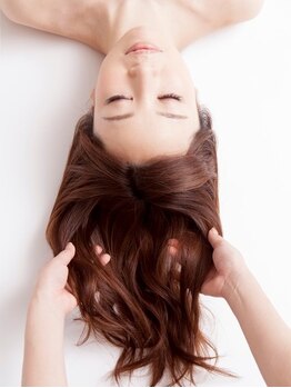 パプリカ(PAPRIKA hair design)の写真/【エイジングヘッドスパ＋カット¥7000】美髪は健康な頭皮から。日常を忘れる至福のマッサージで癒されて♪