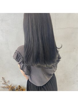 ミント(mint) 【 華奢なハイライトで創るオリーブグレーカラー 】