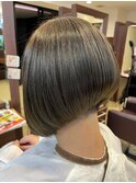 刈り上げ前下がりボブ